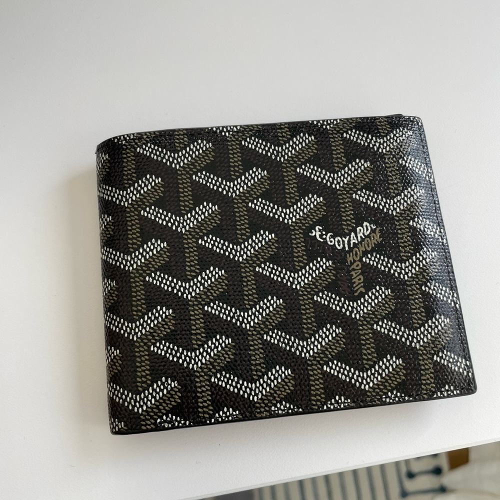Black and White wallet with Iconic Goyard Pattern